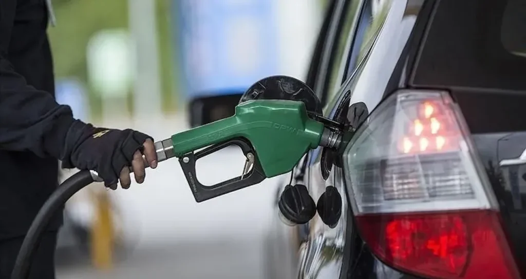 Akaryakıtta Eşel Mobil Süresi Dolarken Benzine 12,48 Liralık Fiyat Artışı Gündemde